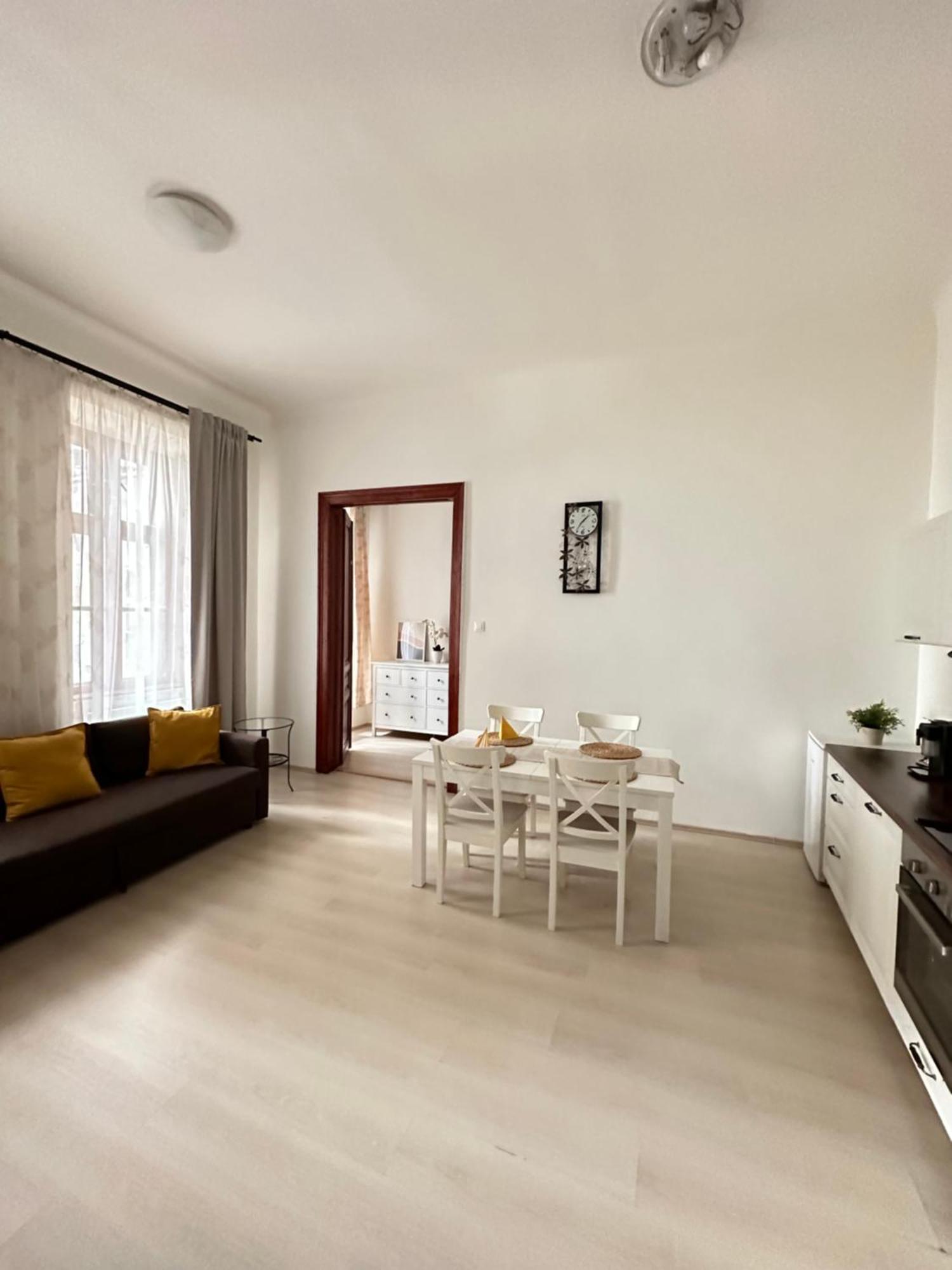 Apartment In Historical Part - Old Town Top Address Bratislava Exterior foto